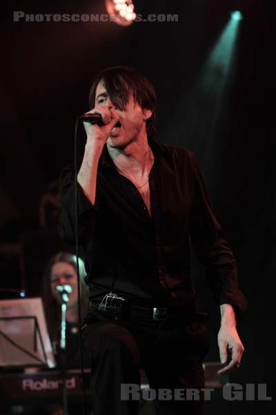 BRETT ANDERSON - 2010-02-05 - PARIS - Divan du Monde - 